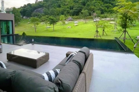 Casa de 4 dormitorios en Hua Hin, Tailandia № 180749 - foto 11