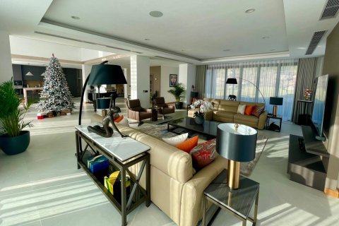 Casa de 4 dormitorios en Hua Hin, Tailandia № 180749 - foto 2