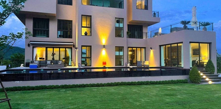 Casa de 4 dormitorios en Hua Hin, Tailandia № 180749