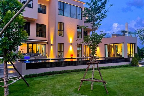 Casa de 4 dormitorios en Hua Hin, Tailandia № 180749 - foto 15