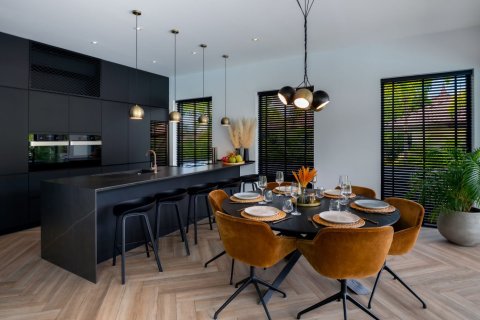 Casa de 5 dormitorios en Hua Hin, Tailandia № 180750 - foto 10