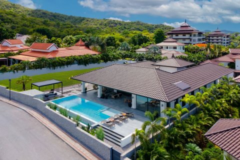 Casa de 5 dormitorios en Hua Hin, Tailandia № 180750 - foto 2