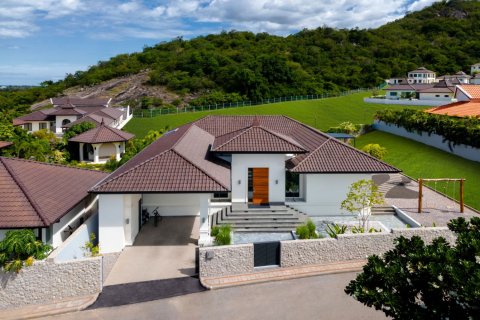 Casa de 5 dormitorios en Hua Hin, Tailandia № 180750 - foto 4