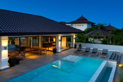 Casa de 5 dormitorios en Hua Hin, Tailandia № 180750 - foto 28