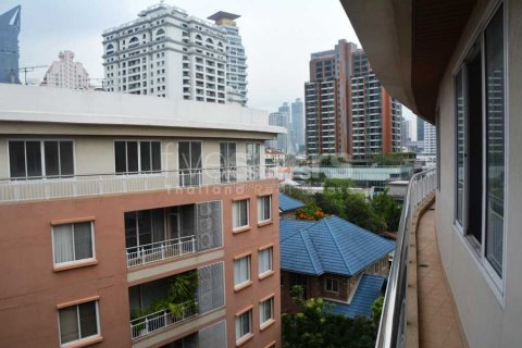 Condo in Bangkok, Thailand, 4 bedrooms № 66955
