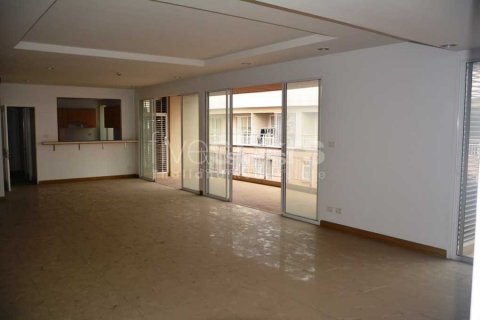Condominio de 4 dormitorios en Bangkok, Tailandia № 66955 - foto 3