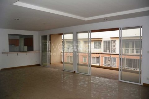 Condominio de 4 dormitorios en Bangkok, Tailandia № 66955 - foto 2