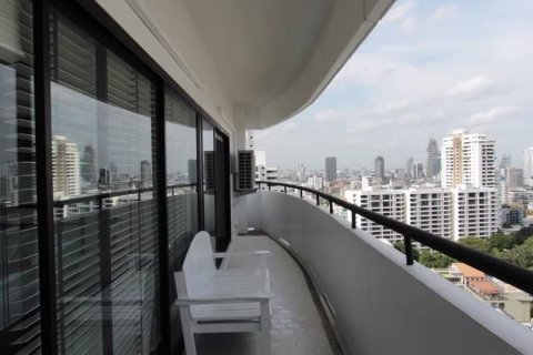 Condominio de 2 dormitorios en Watthana, Bangkok, Tailandia № 149890 - foto 9