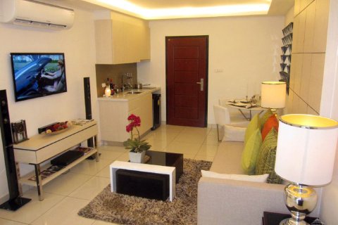 Condominio de 1 dormitorio en Jomtien Beach, Pattaya, Tailandia № 204460 - foto 2