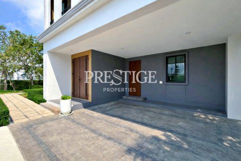 Casa de 3 dormitorios en Pattaya, Tailandia № 197695 - foto 30