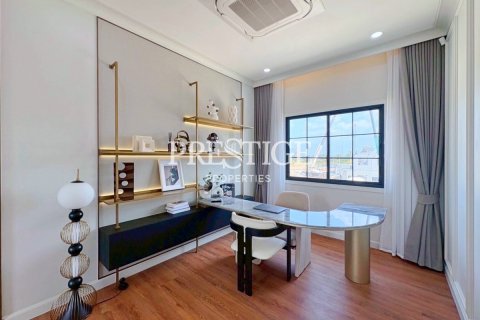 House in Pattaya, Thailand 4 bedrooms № 197692 - photo 14