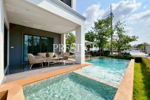House in Pattaya, Thailand 4 bedrooms № 197692 - photo 29