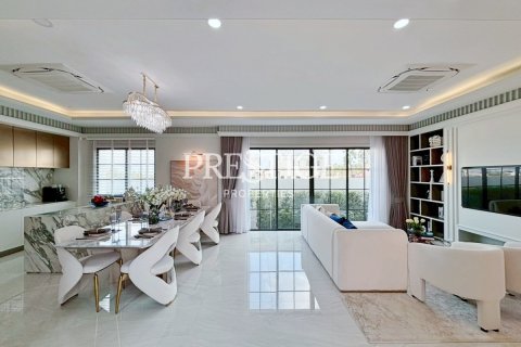 House in Pattaya, Thailand 4 bedrooms № 197692 - photo 6
