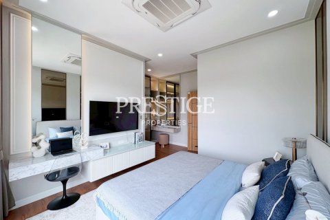 House in Pattaya, Thailand 4 bedrooms № 197692 - photo 20