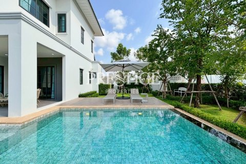 House in Pattaya, Thailand 4 bedrooms № 197692 - photo 30