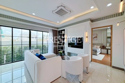 House in Pattaya, Thailand 4 bedrooms № 197692 - photo 5