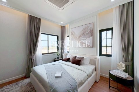 House in Pattaya, Thailand 4 bedrooms № 197692 - photo 23