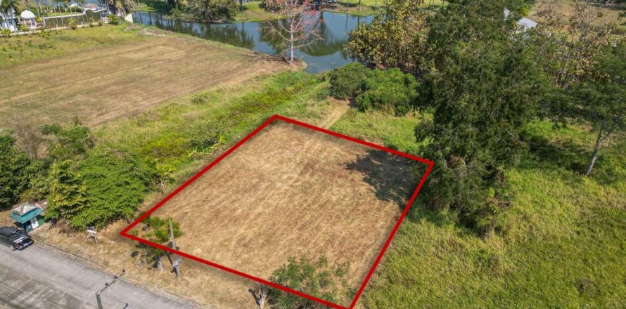 Terreno en Chiang Mai, Tailandia № 161539