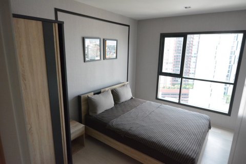 Condominio de 2 dormitorios en Phra Khanong, Bangkok, Tailandia № 143933 - foto 3