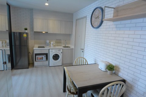 Condo à Phra Khanong, Bangkok, Thaïlande, 2 chambres  № 143933