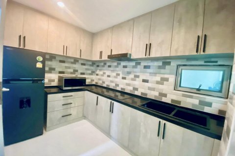 Casa de 5 dormitorios en Bangkok, Tailandia № 142979 - foto 10