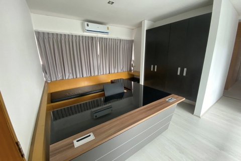 Casa de 5 dormitorios en Bangkok, Tailandia № 142979 - foto 9
