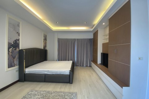 Casa de 5 dormitorios en Bangkok, Tailandia № 142979 - foto 12