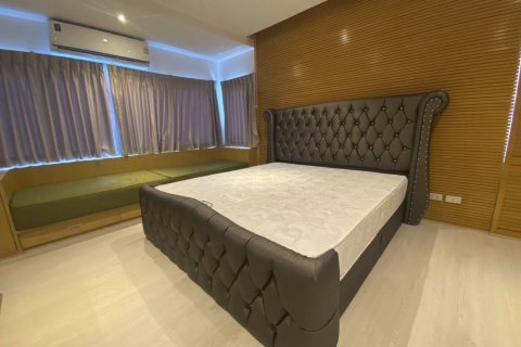 Casa de 5 dormitorios en Bangkok, Tailandia № 142979 - foto 13