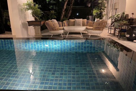 Casa de 5 dormitorios en Bangkok, Tailandia № 142979 - foto 18