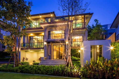 Chalet de 4 dormitorios en Kathu, Tailandia № 233960