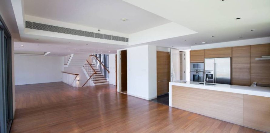Condominio de 4 dormitorios en Bangkok, Tailandia № 147012