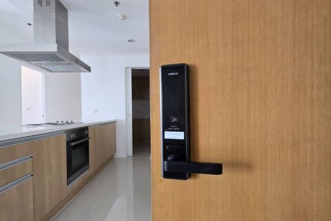 Condominio de 5 dormitorios en Bangkok, Tailandia № 147008 - foto 6