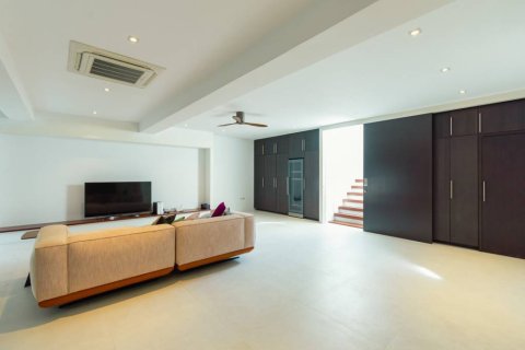 Chalet de 6 dormitorios en Hua Hin, Tailandia № 147011 - foto 6