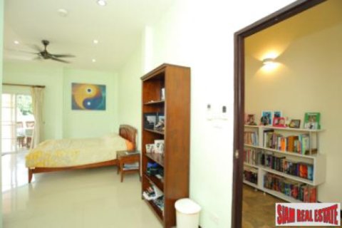 Casa de 4 dormitorios en Hang Dong, Tailandia № 202592 - foto 3