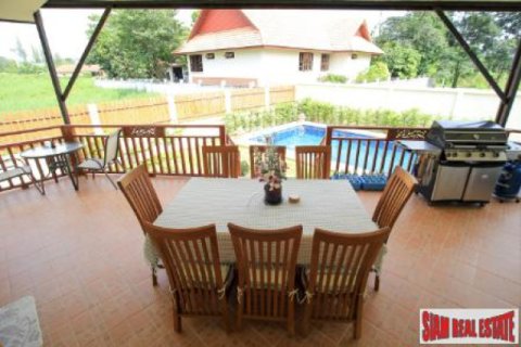 Casa de 4 dormitorios en Hang Dong, Tailandia № 202592 - foto 5