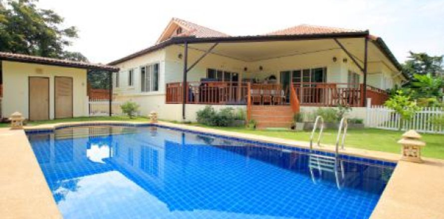 Casa de 4 dormitorios en Hang Dong, Tailandia № 202592