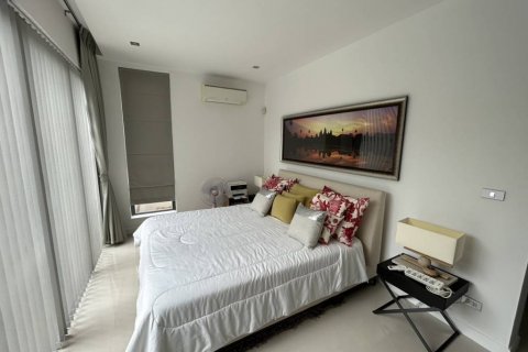 Chalet de 3 dormitorios en Pattaya, Tailandia № 113992 - foto 9
