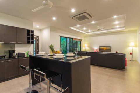 Chalet de 3 dormitorios en Phuket, Tailandia № 119239 - foto 9