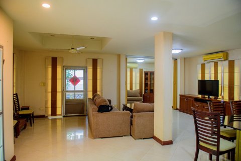 Maison à Min Buri, Bangkok, Thaïlande 4 chambres № 141835 - photo 9