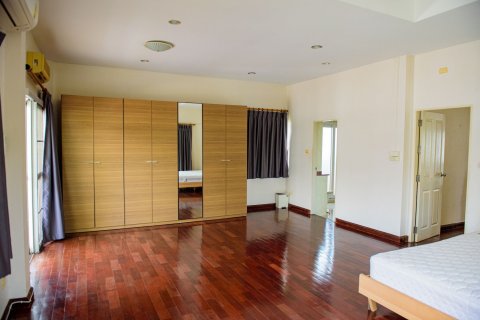 Maison à Min Buri, Bangkok, Thaïlande 4 chambres № 141835 - photo 3