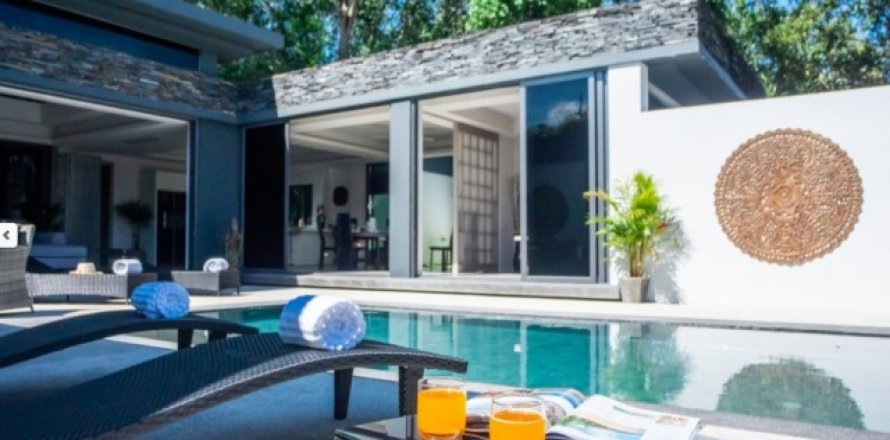 Chalet de 4 dormitorios en Phuket, Tailandia № 191203
