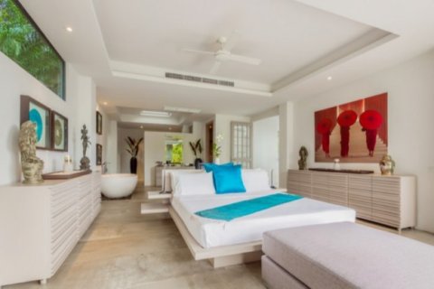 Chalet de 4 dormitorios en Phuket, Tailandia № 191203 - foto 9