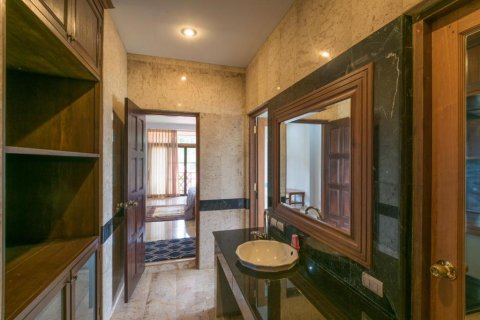 Haus in Rayong, Thailand 5 Schlafzimmer № 47427 - Foto 6