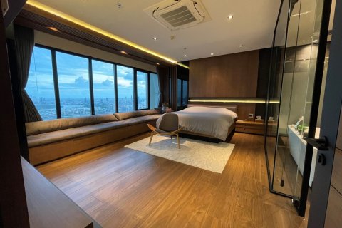 Ático de 2 dormitorios en Bangkok, Tailandia № 180857 - foto 14