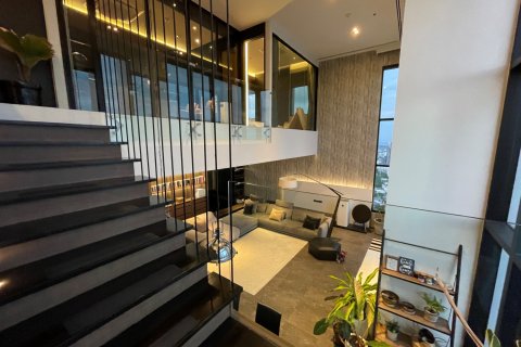 Ático de 2 dormitorios en Bangkok, Tailandia № 180857 - foto 13