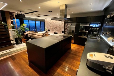 Ático de 2 dormitorios en Bangkok, Tailandia № 180857 - foto 10