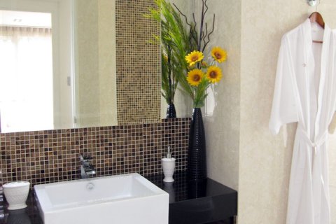 Condominio de 1 dormitorio en Pattaya, Tailandia № 176531 - foto 4
