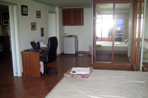 Condominio de 1 dormitorio en Jomtien Beach, Pattaya, Tailandia № 176533 - foto 4
