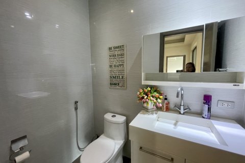 Casa de 3 dormitorios en Pattaya, Tailandia № 54366 - foto 11