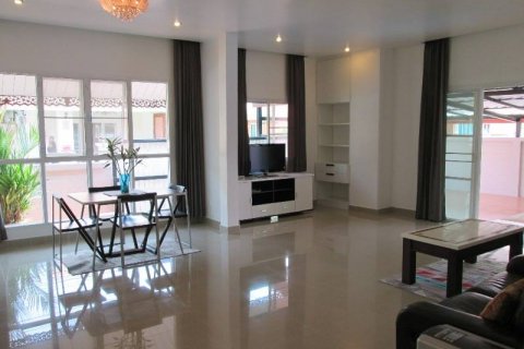 Casa de 3 dormitorios en Pattaya, Tailandia № 54364 - foto 22